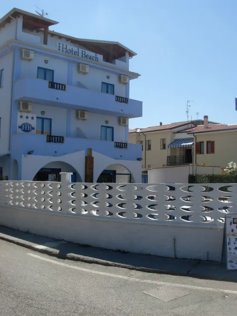 Beach Hotel - Image 1
