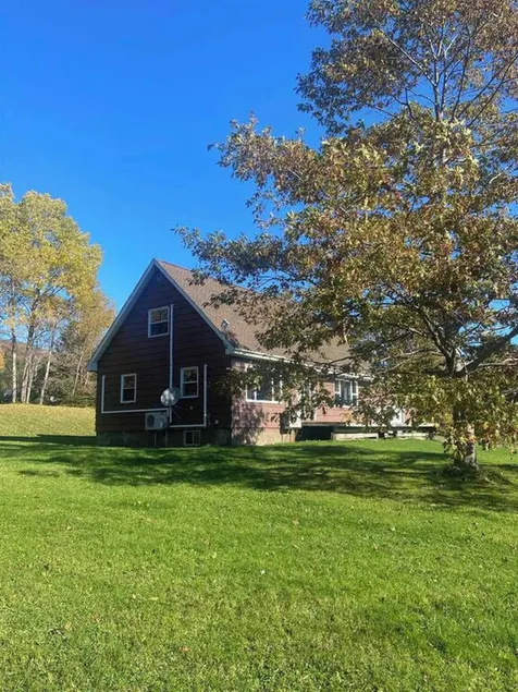 Bayview Hideaway is a 2 Story Home With Lots of Privacy - Image 1