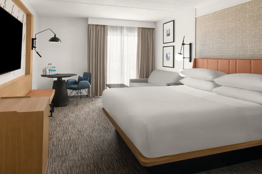 Sheraton Milwaukee Brookfield - Image 1