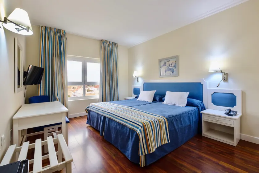 Hotel Guadalquivir - Image 1