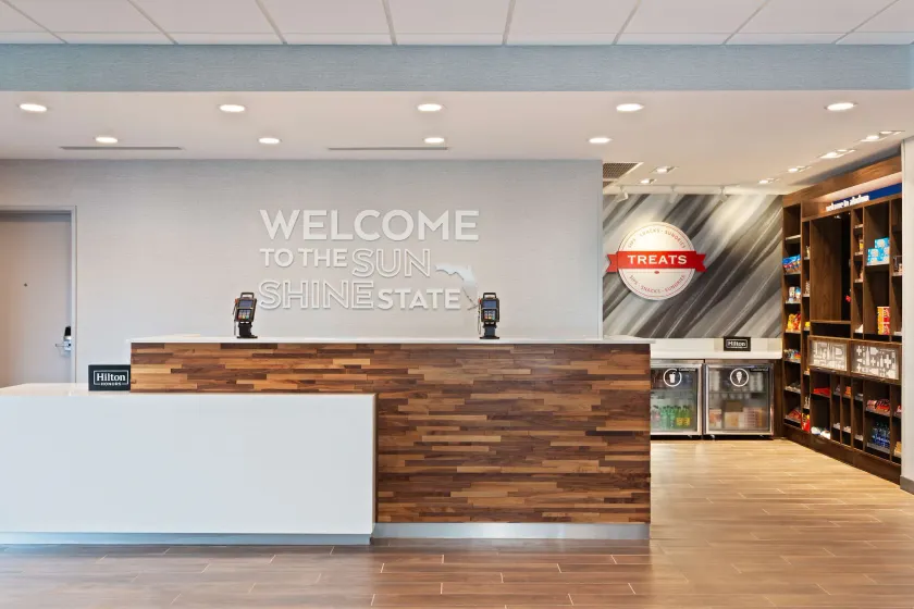 Hampton Inn & Suites Alachua I-75 - Image 1