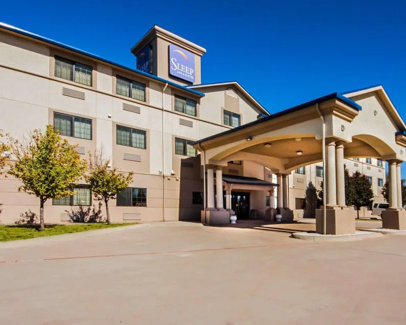 Sleep Inn & Suites Shamrock - Image 1