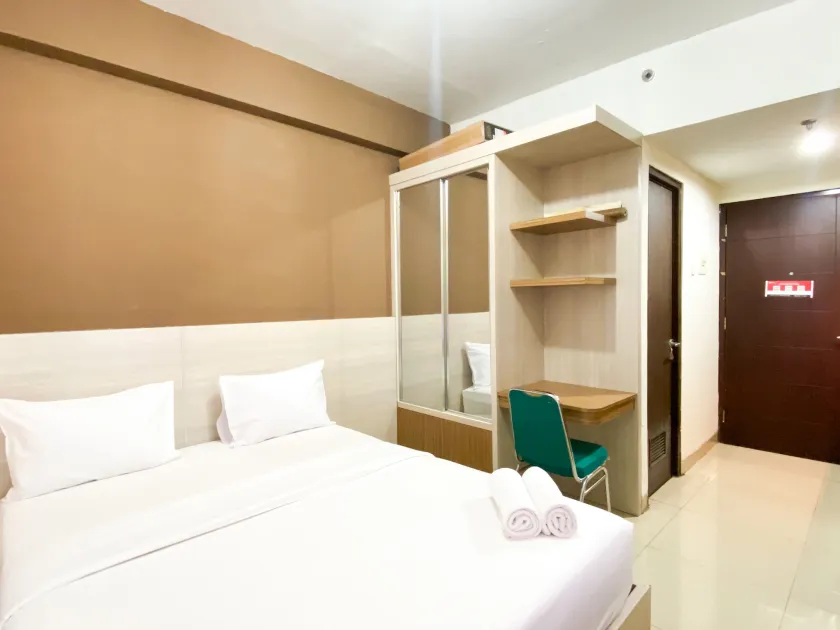 Simply Look Studio at Grand Dhika City Apartment By Travelio - Image 1
