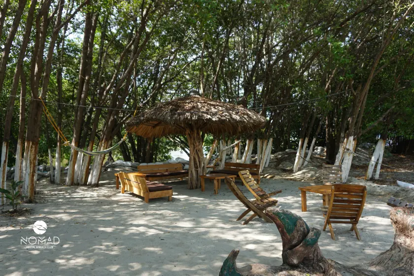 Nomad Beach House - Hostel - Image 1