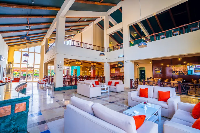 Marina Wadi Degla Hotel - Sitzecke in der Lobby