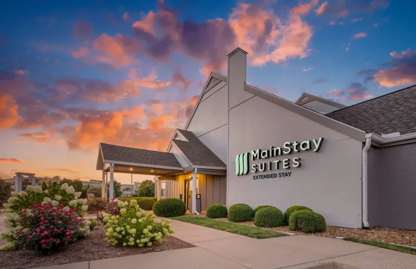 MainStay Suites St Louis - Galleria - Image 1