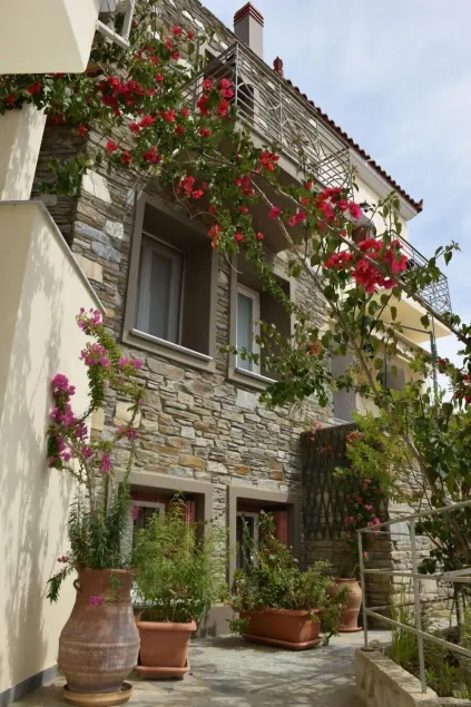 Rastoni Apartments - Image 1