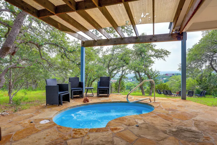 Modern Fischer House w/ Deck, Fire Pit & Hot Tub! - Image 1
