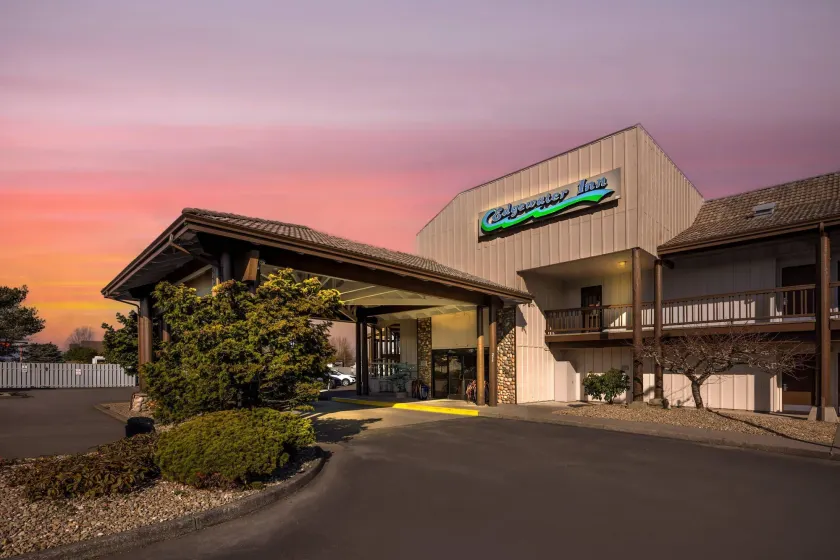 Edgewater Inn and Suites, an Ascend Collection Hotel - Image 1