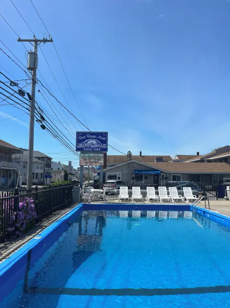 Beau Rivage Motel - Image 1