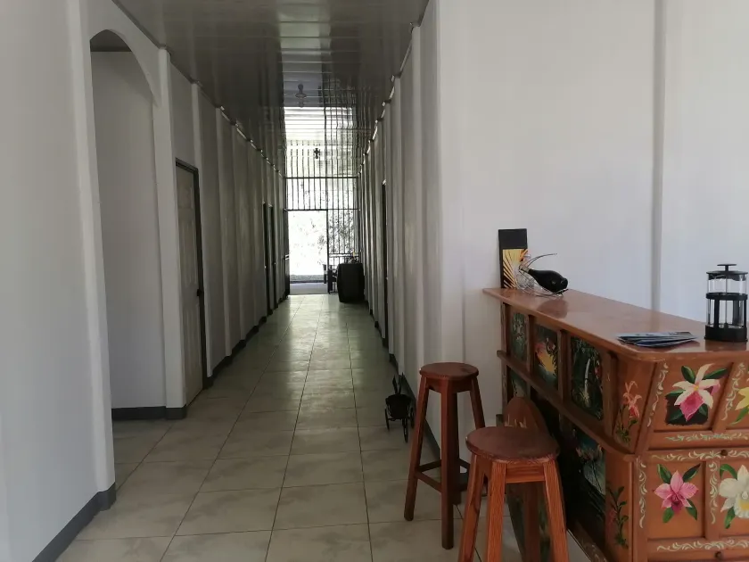 Auralivingcr - Hall