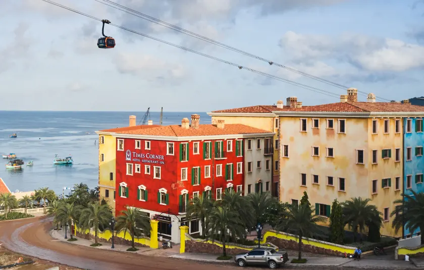 Times Corner Sorrento Hotel - Complimentary Sunset Town Tour 4pm to 5pm everyday - Image 1
