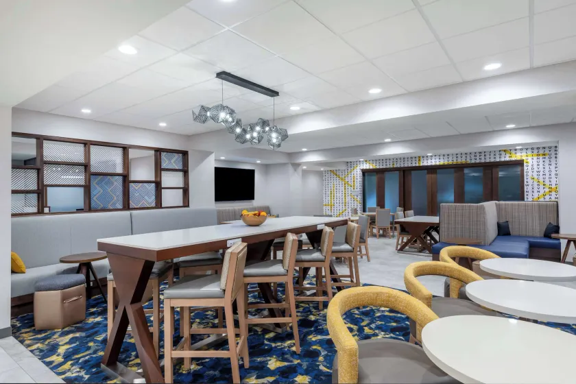 Hampton Inn Albertville - Image 1