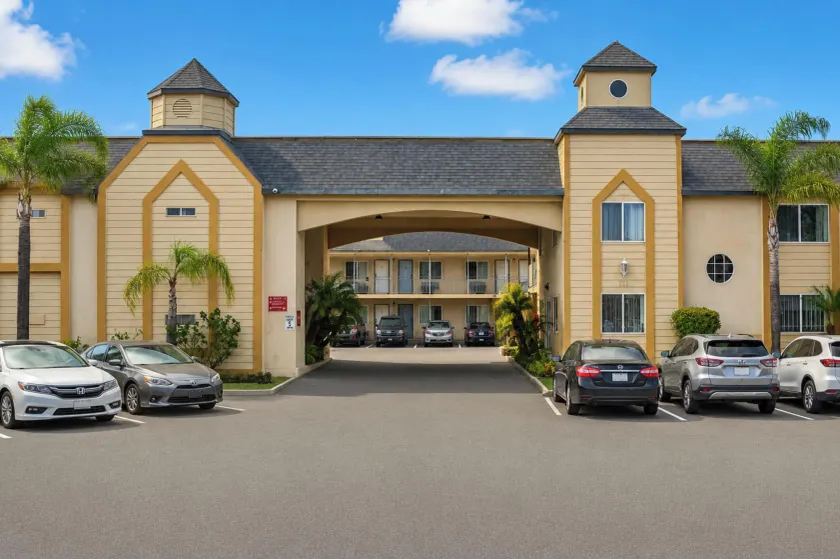 Del Playa Inn Oxnard Near Camarillo - Image 1