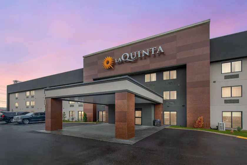 La Quinta by Wyndham Nashville Airport - Image 1