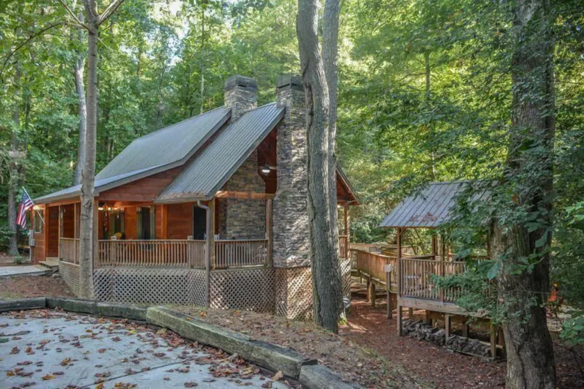 Harleys River Retreat - Image 1