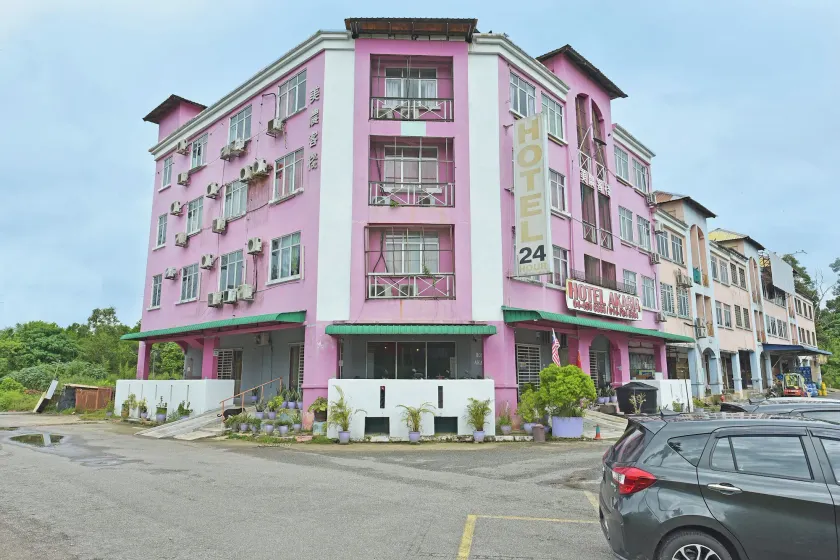 Akasia Hotel - Image 1