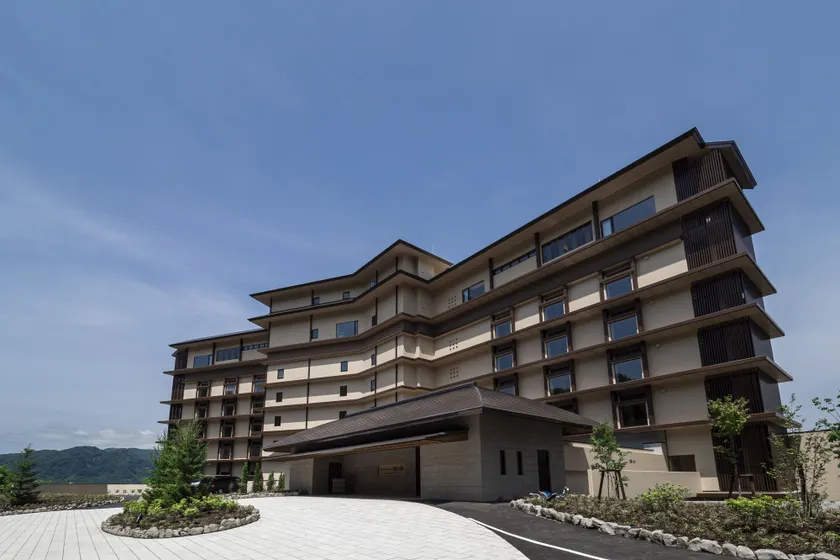 The Lake Suite Ko No Sumika - Image 1