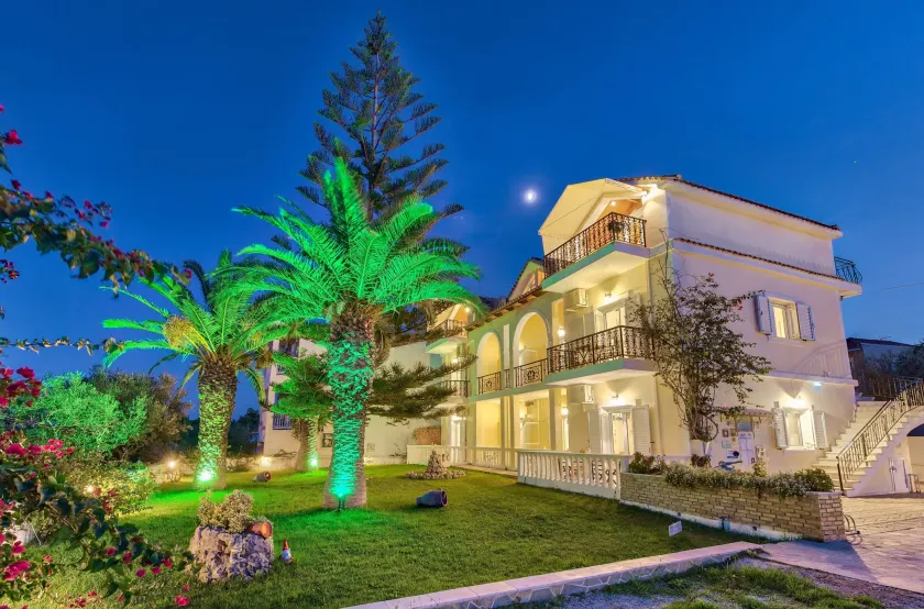 Panorama Studios & Apartments - Image 1