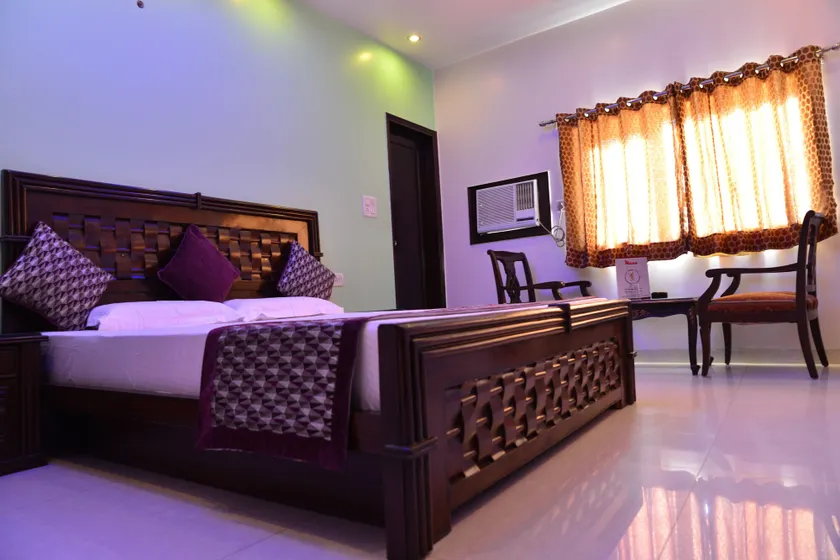 Amax Inn - Image 1