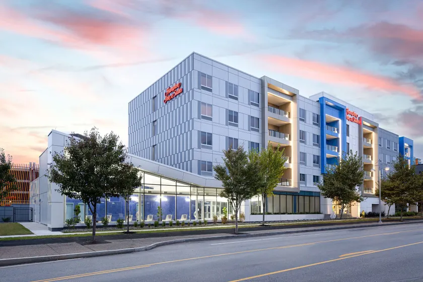 Hampton Inn & Suites Rochester Downtown - Image 1