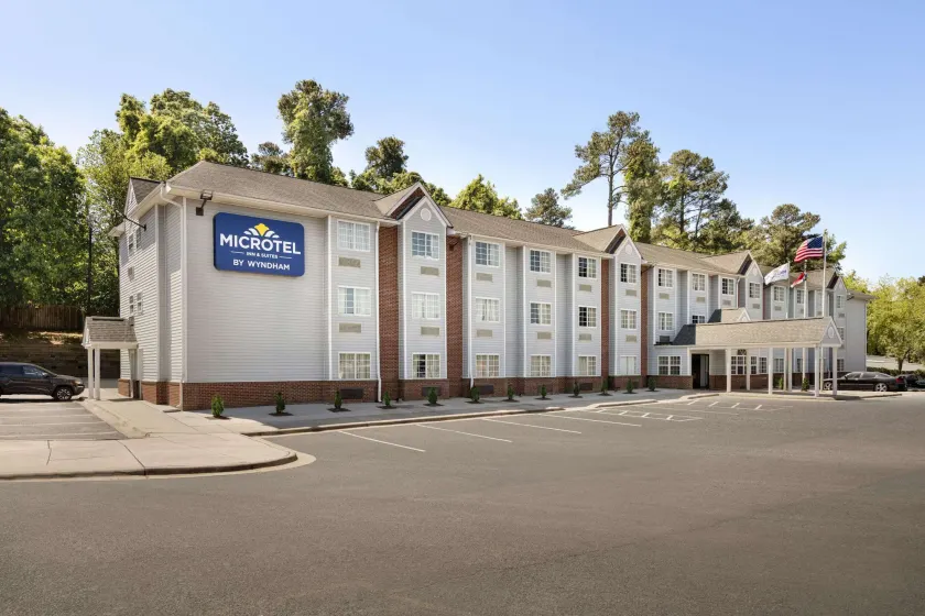 Microtel Inn & Suites by Wyndham Raleigh - Image 1