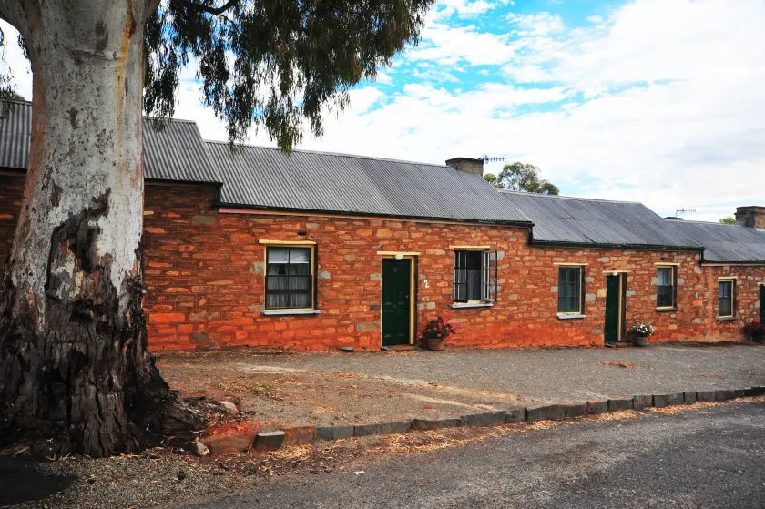 Emma Tiver Heritage Cottage - Image 1
