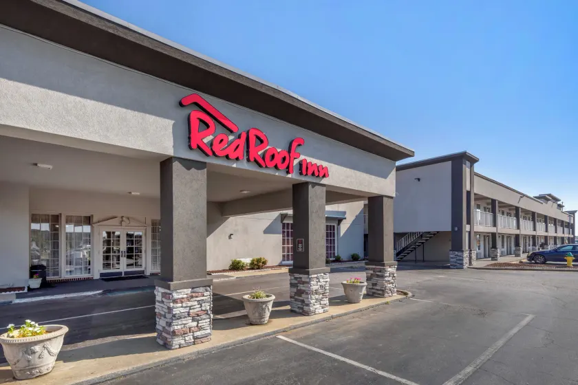 Red Roof Inn Dunn - Image 1