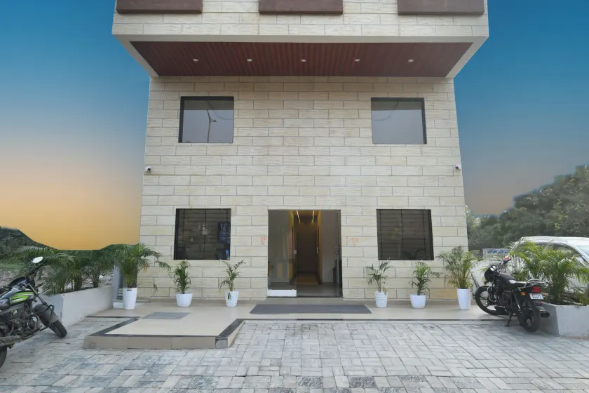 Aceotel Inn, Vijay Nagar - Image 1