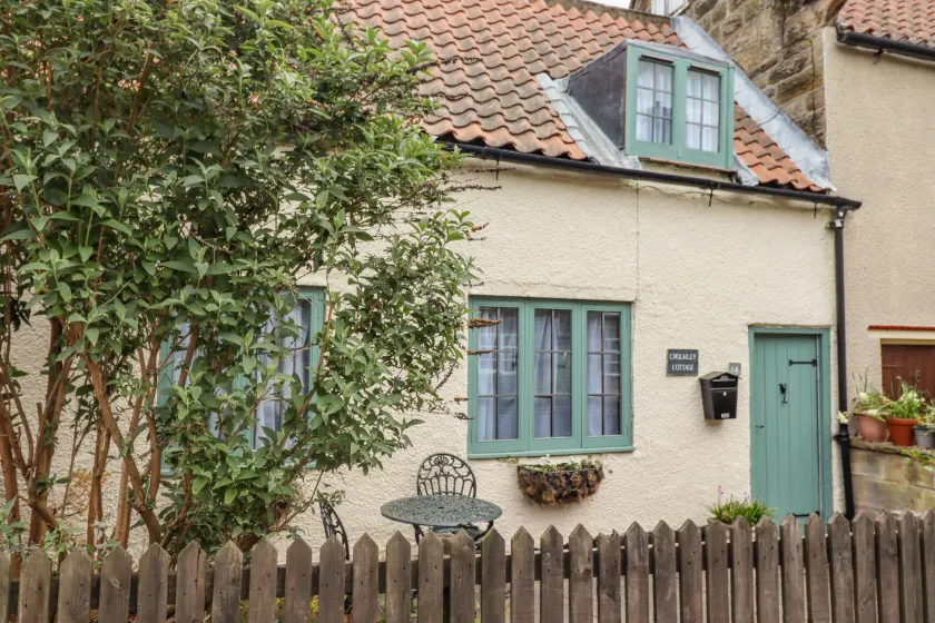 Cholmley Cottage - Image 1
