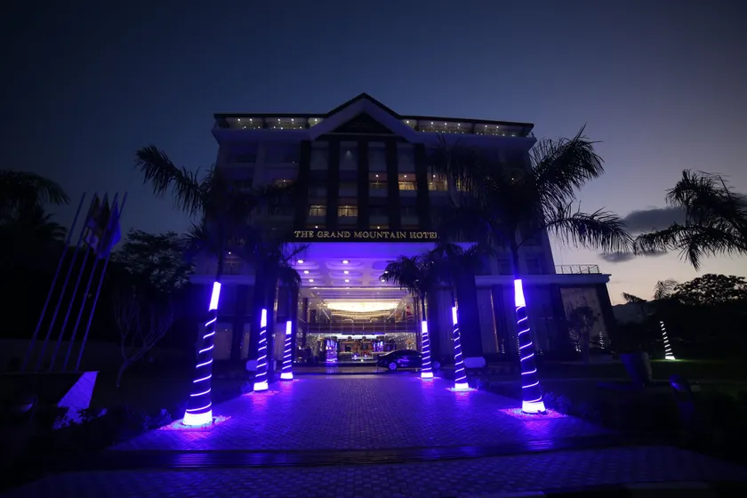 The Grand Mountain Hotel - Image 1