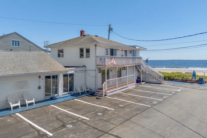 Atlantis Motel - Image 1