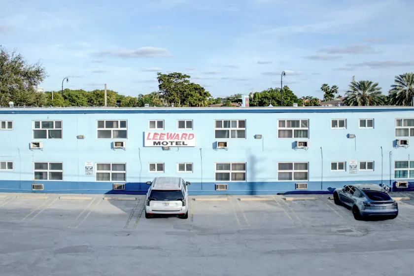 Leeward Motel By Capital O North Miami Beachside - Image 1