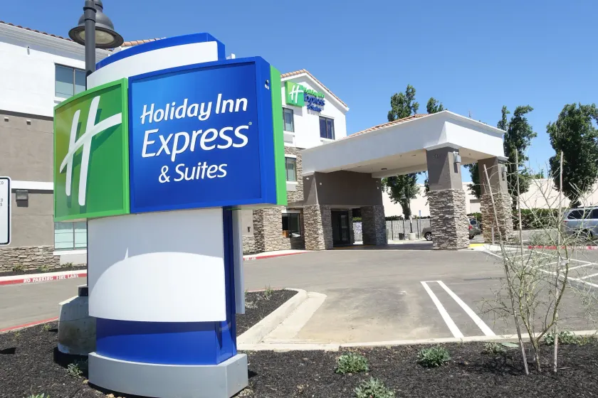 Holiday Inn Express & Suites Brentwood by IHG - Image 1