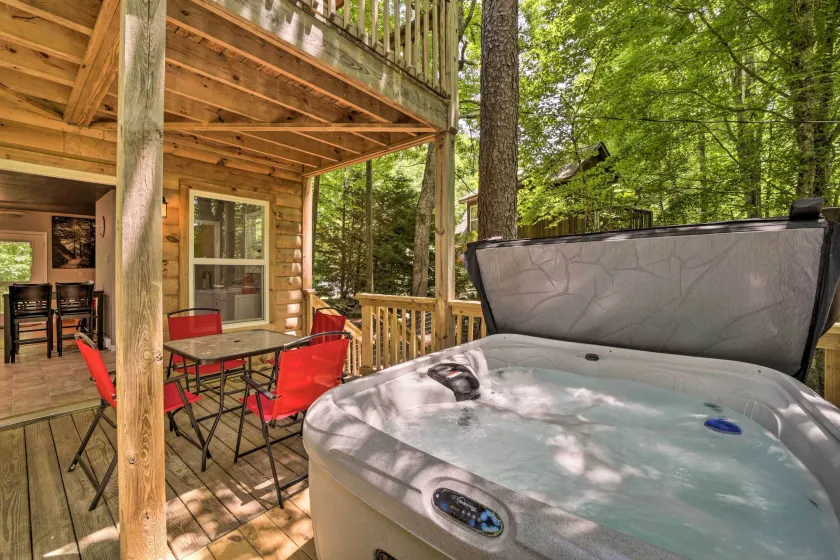 Private Hot Tub, Yard: Pet-Friendly Whittier Cabin - Image 1
