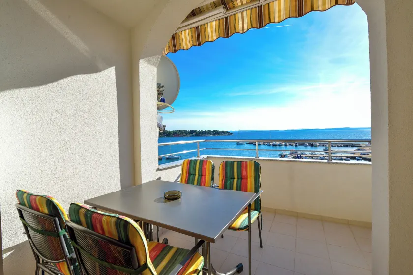 Beautiful sea View Apartment - Image 1