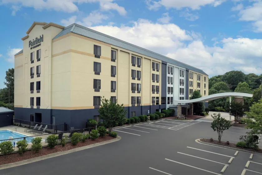 Fairfield Inn and Suites by Marriott Winston Salem/Hanes - Image 1