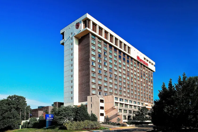 Sheraton Pentagon City - Image 1