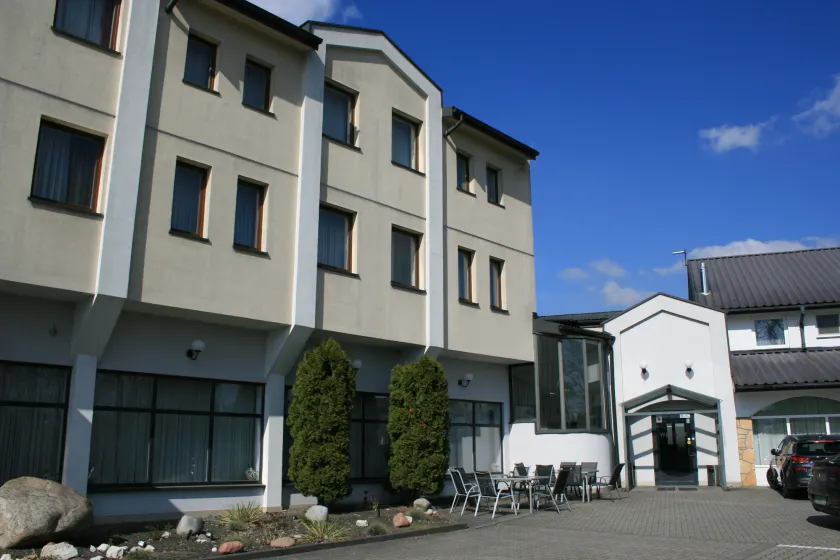 Hotel Junior 2 - Image 1
