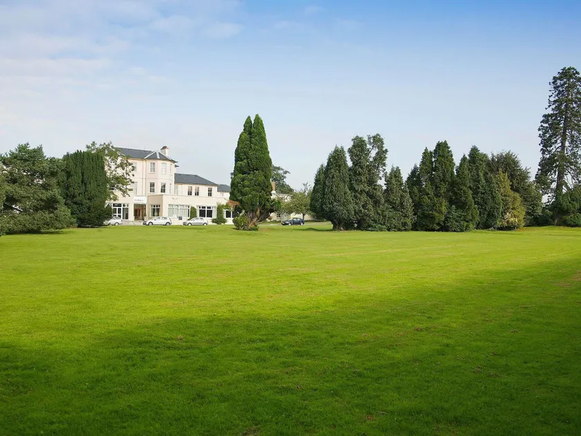 Mercure Maidstone Great Danes Hotel - Image 1