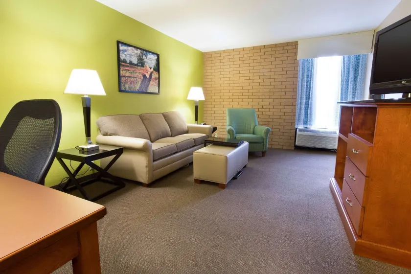 Heritage Inn Suites Houston Sugar Land, Trademark by Wyndham - Image 1