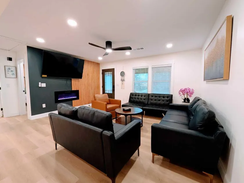 10 Burnett Home - Image 1