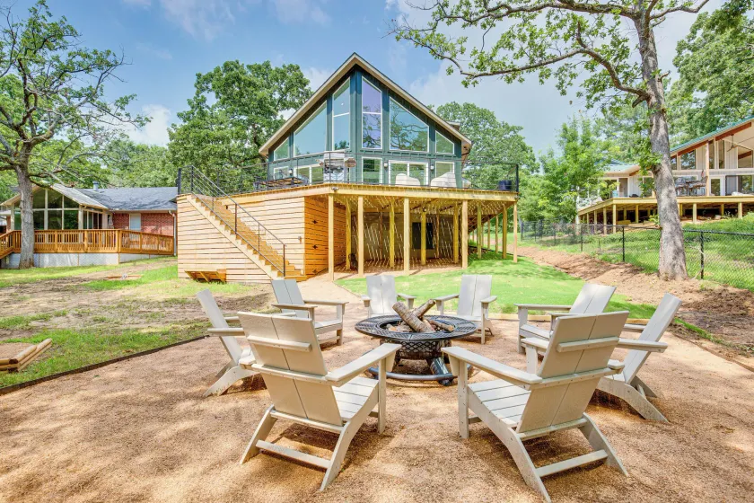 Dock & Fire Pit: Cedar Creek Lakefront Retreat! - Image 1
