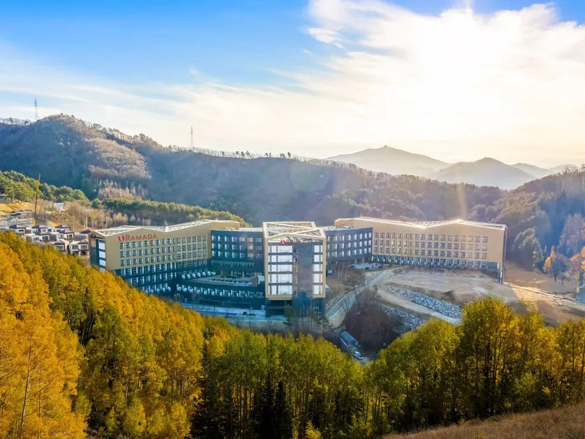 Ramada Hotel & Suite by Wyndham Gangwon Pyeongchang - Image 1