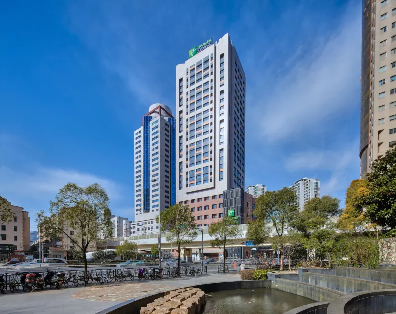 Holiday Inn Express Shanghai Zhenping by IHG - Image 1
