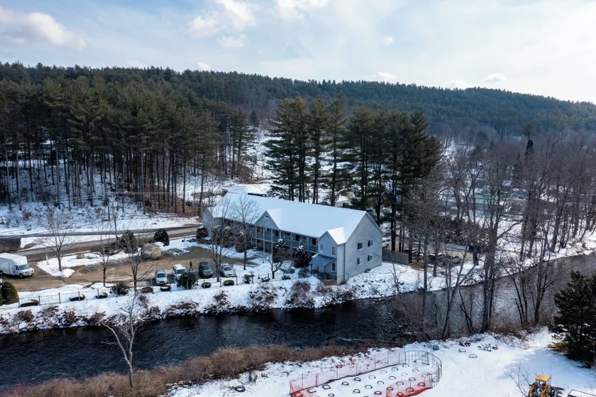 Riverhouse by Weekender formerly Jack Daniels Inn - Image 1