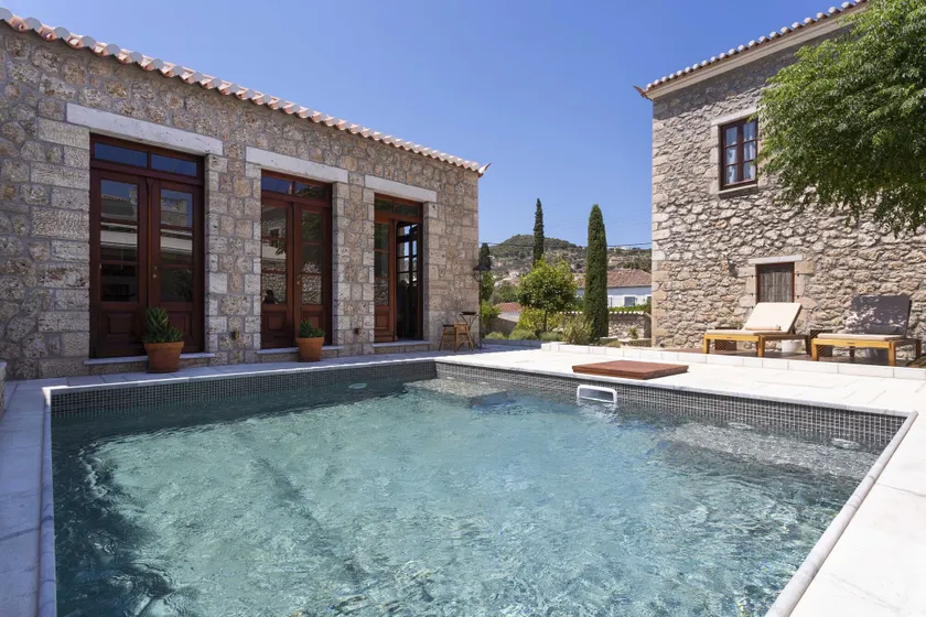 Mare Monte Luxury Suites - Image 1