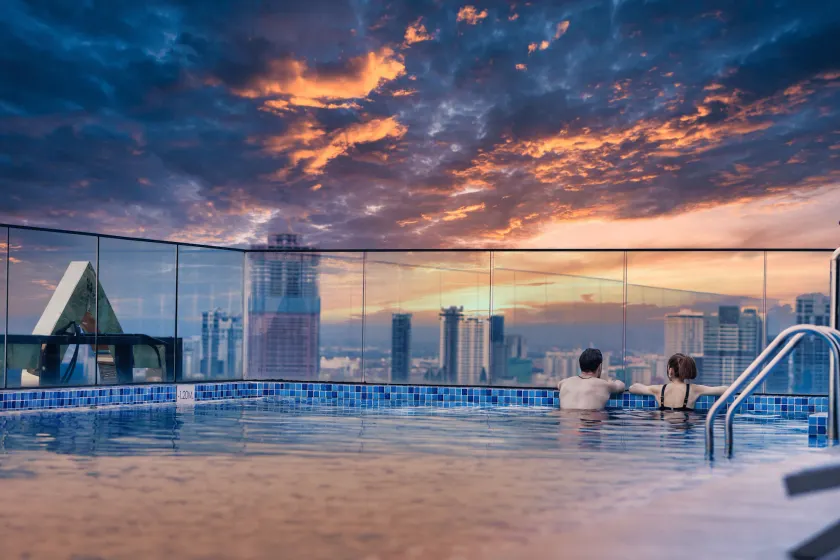 Luxcity Hotel & Apartment - Image 1