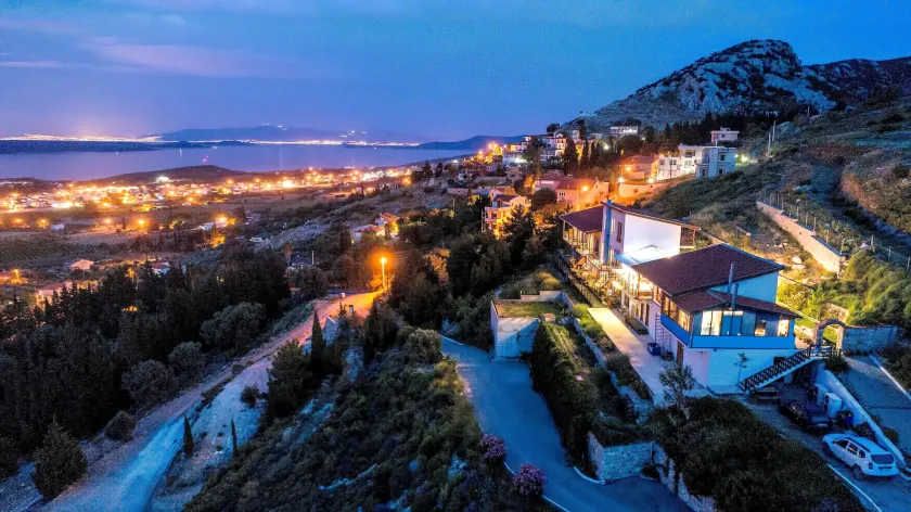 Mavi Keci Otel - Image 1
