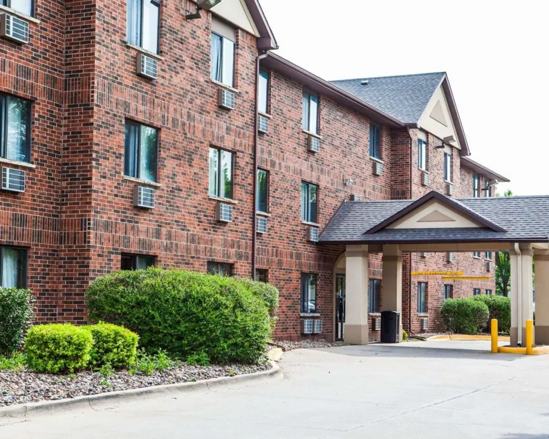 Quality Inn & Suites Ankeny-Des Moines - Image 1